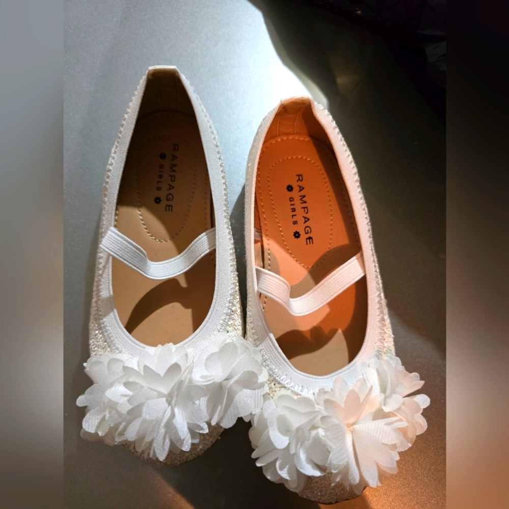 White glitter flower toddler girl dress shoe